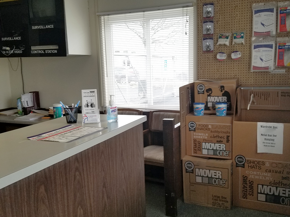 Photos of Elyria, OH Storage Facility Storage Rentals of America